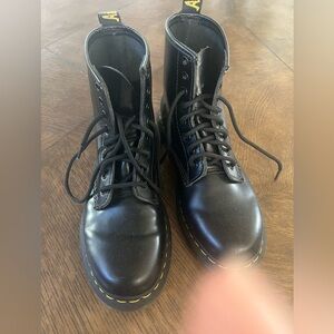 Doc Martens-excellent condition size 7! Purchased from journeys!